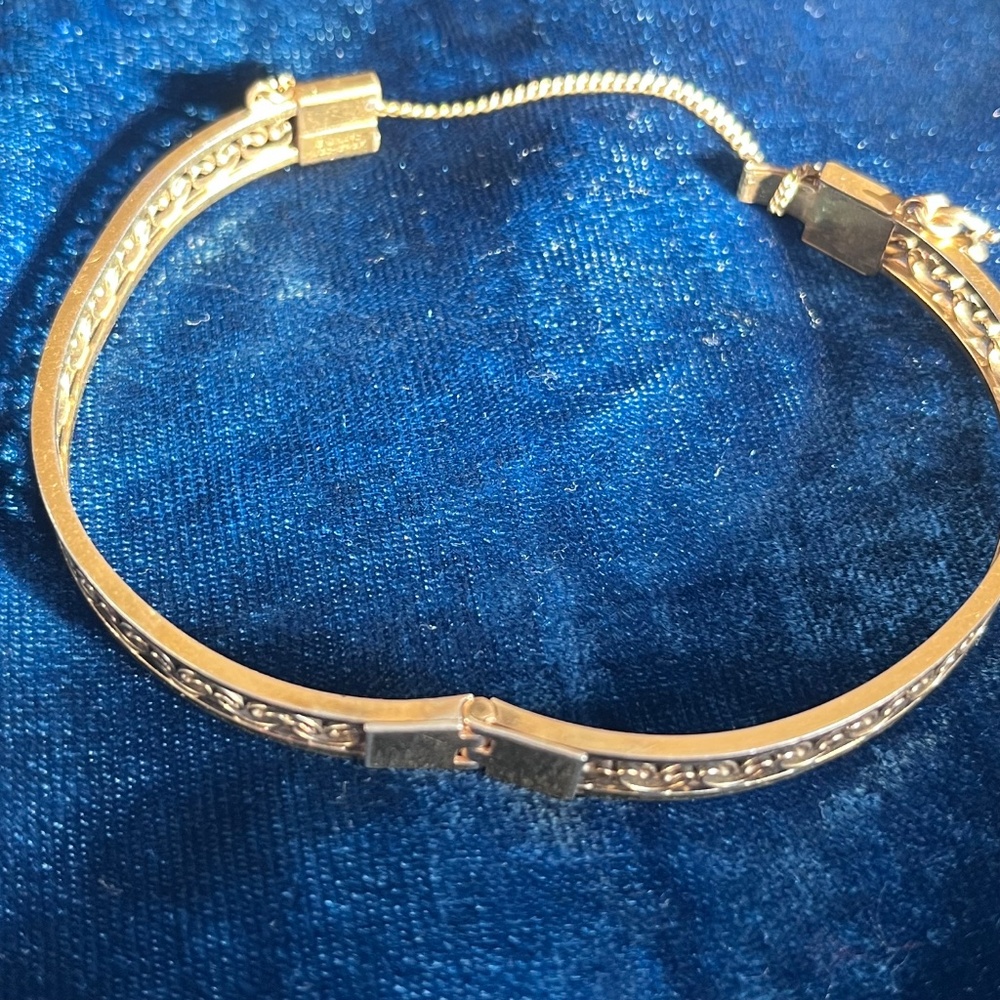 Vintage S. Winard 1/20 12K Gold Filled Hinged Bangle Bracelet with Safety Chain - Picture 8 of 8